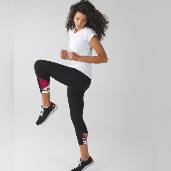 Lululemon Leggings Women's Size 8 US Black Red Pink Pace Rival Crop Luxtreme - Picture 6 of 13